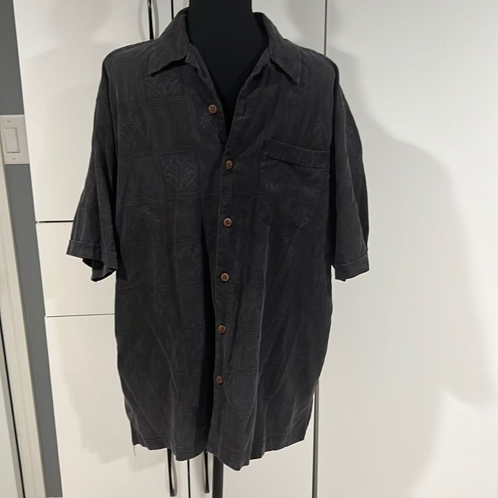 Caribbean Joe silk short sleeve shirt . Size M